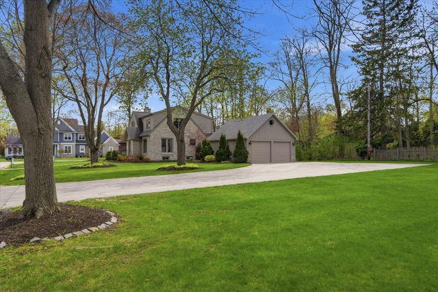 7505 Links WAY, Fox Point, WI 53217