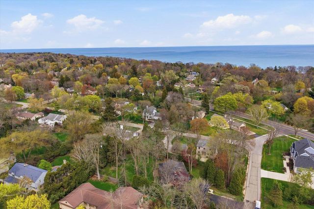 7505 Links WAY, Fox Point, WI 53217
