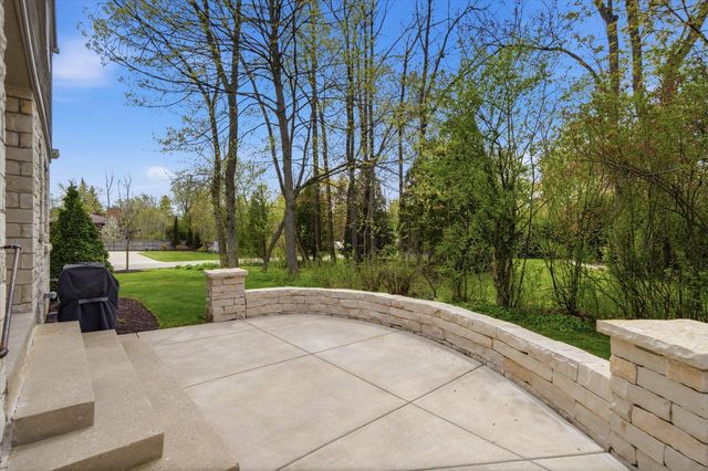 7505 Links WAY, Fox Point, WI 53217