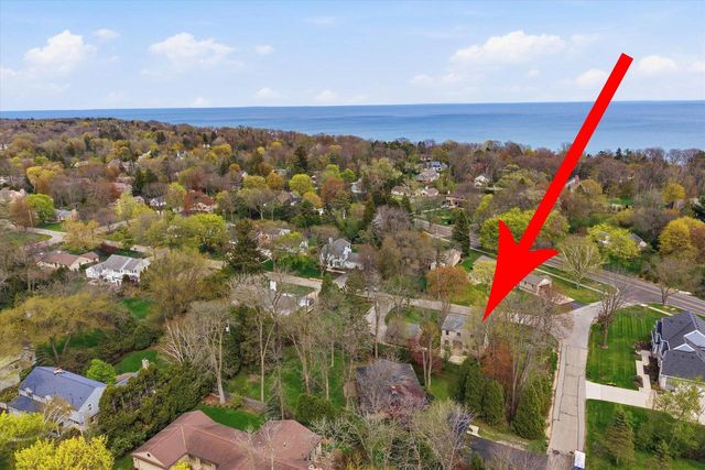 7505 Links WAY, Fox Point, WI 53217