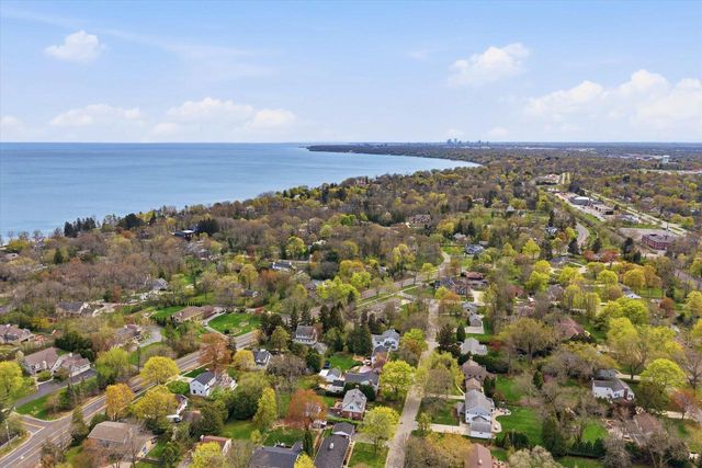 7505 Links WAY, Fox Point, WI 53217