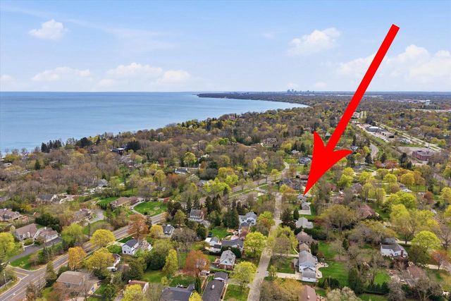 7505 Links WAY, Fox Point, WI 53217