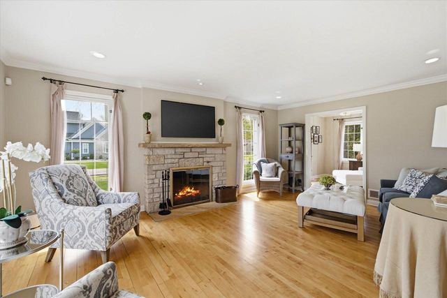 7505 Links WAY, Fox Point, WI 53217