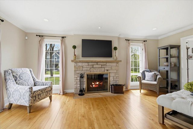 7505 Links WAY, Fox Point, WI 53217