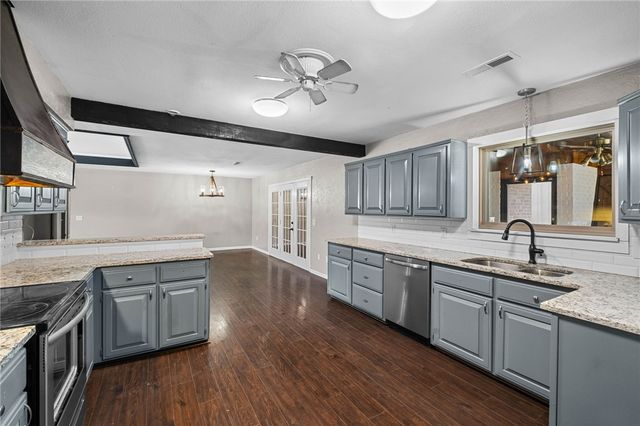 2801 Hyatt Avenue, Springdale, AR 72762