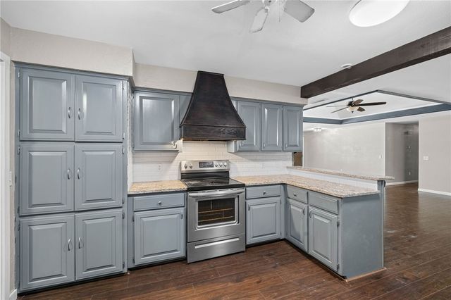 2801 Hyatt Avenue, Springdale, AR 72762