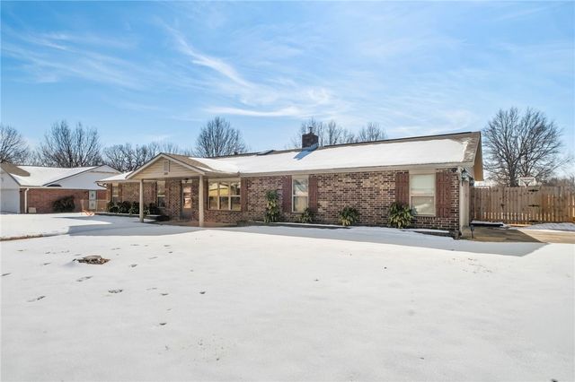 2801 Hyatt Avenue, Springdale, AR 72762