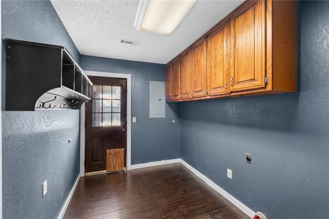 2801 Hyatt Avenue, Springdale, AR 72762