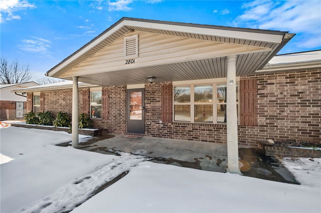 2801 Hyatt Avenue, Springdale, AR 72762