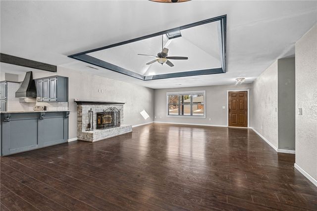 2801 Hyatt Avenue, Springdale, AR 72762