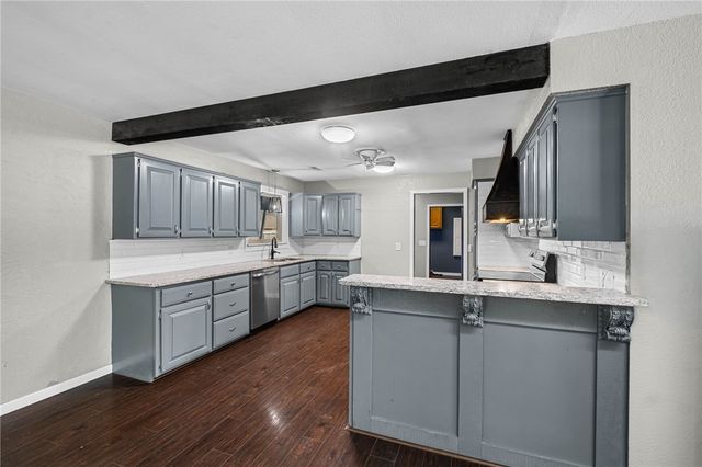 2801 Hyatt Avenue, Springdale, AR 72762