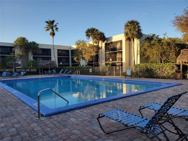 8075 SW 107th Ave 121, Miami, FL 33173