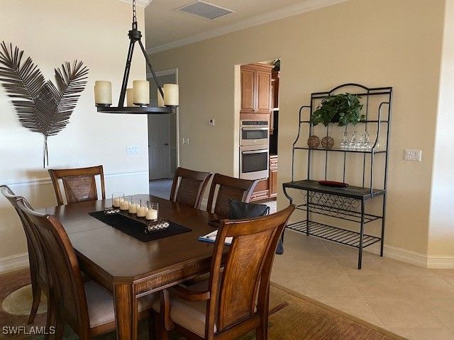 10307 Gator Bay CT, Naples, FL 34120