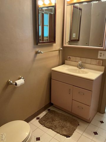 90 Baylor St, Pueblo, CO 81005