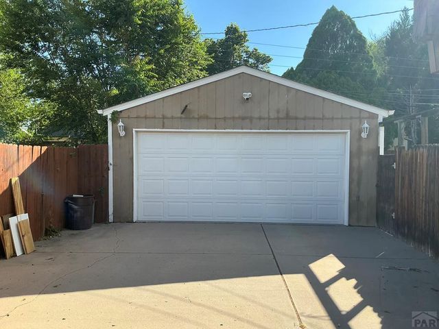 90 Baylor St, Pueblo, CO 81005