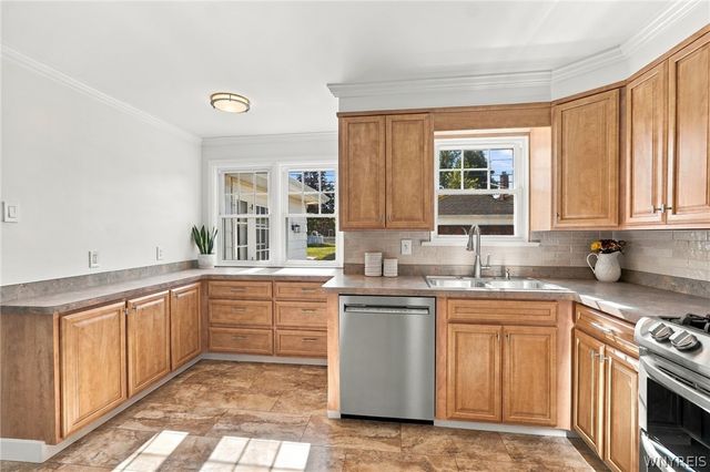 101 Hyledge Drive, Amherst, NY 14226