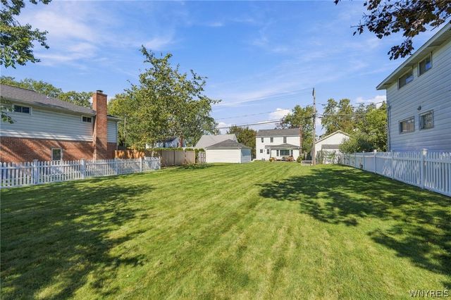 101 Hyledge Drive, Amherst, NY 14226