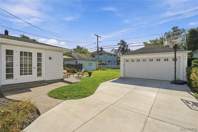 101 Hyledge Drive, Amherst, NY 14226