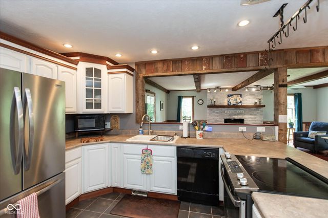 7140 Griffith Road, Indianapolis, IN 46227