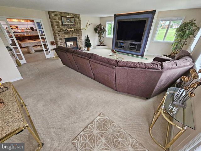 2440 WATER VALLEY RD, Lancaster, PA 17603