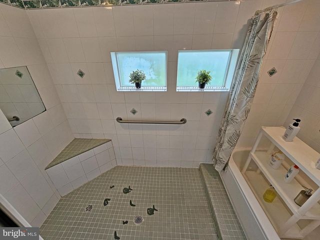 2440 WATER VALLEY RD, Lancaster, PA 17603