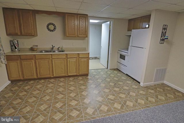 2440 WATER VALLEY RD, Lancaster, PA 17603