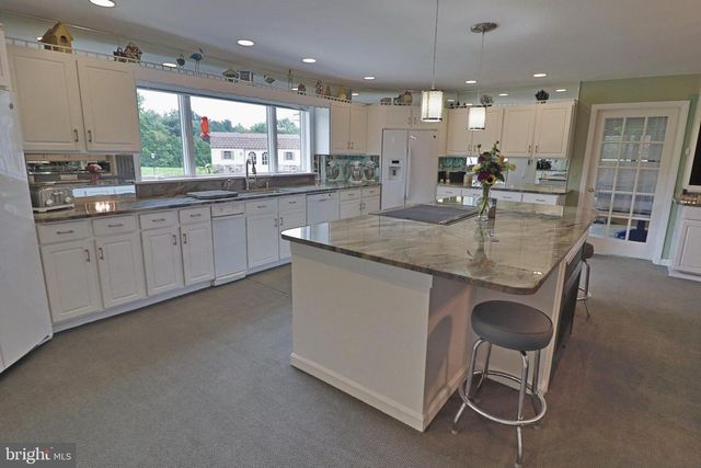 2440 WATER VALLEY RD, Lancaster, PA 17603