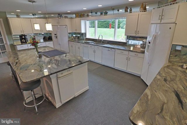 2440 WATER VALLEY RD, Lancaster, PA 17603