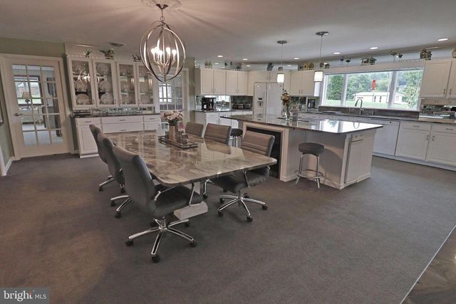 2440 WATER VALLEY RD, Lancaster, PA 17603