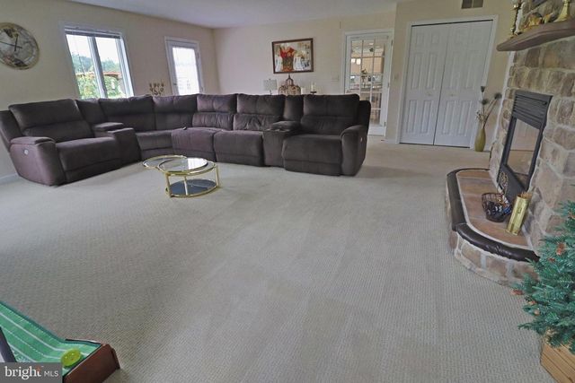 2440 WATER VALLEY RD, Lancaster, PA 17603