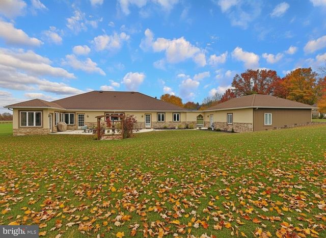 2440 WATER VALLEY RD, Lancaster, PA 17603