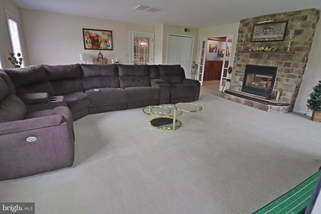 2440 WATER VALLEY RD, Lancaster, PA 17603