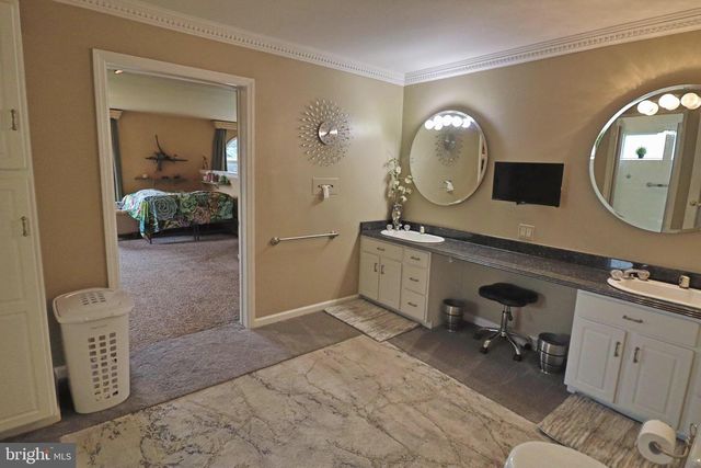 2440 WATER VALLEY RD, Lancaster, PA 17603