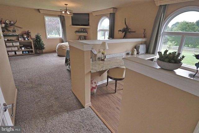 2440 WATER VALLEY RD, Lancaster, PA 17603