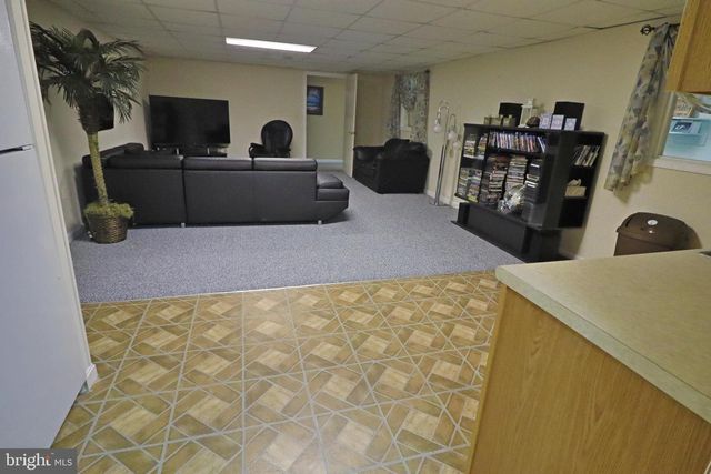 2440 WATER VALLEY RD, Lancaster, PA 17603