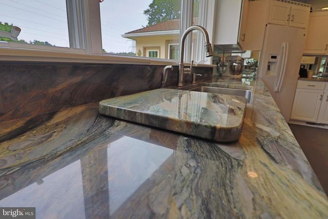 2440 WATER VALLEY RD, Lancaster, PA 17603