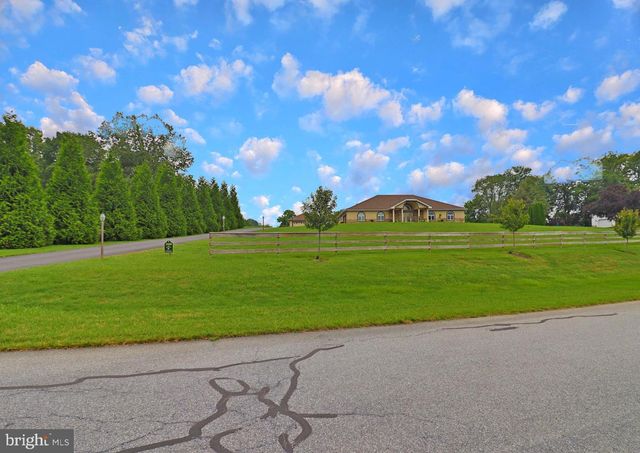 2440 WATER VALLEY RD, Lancaster, PA 17603