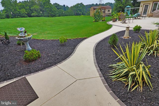 2440 WATER VALLEY RD, Lancaster, PA 17603