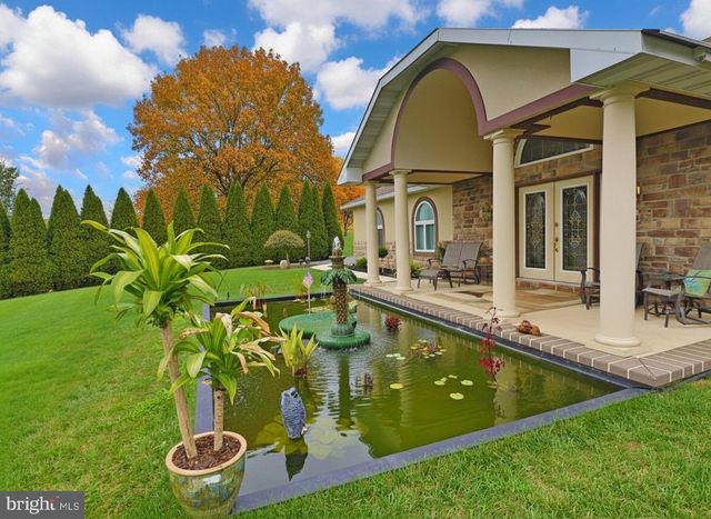 2440 WATER VALLEY RD, Lancaster, PA 17603