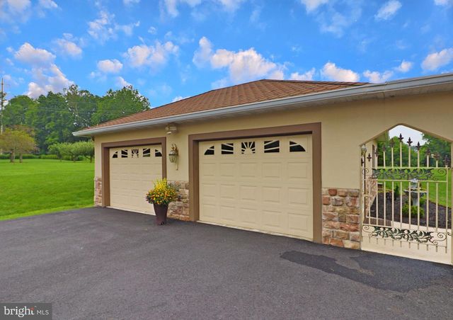 2440 WATER VALLEY RD, Lancaster, PA 17603