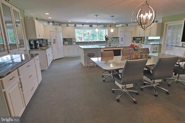 2440 WATER VALLEY RD, Lancaster, PA 17603