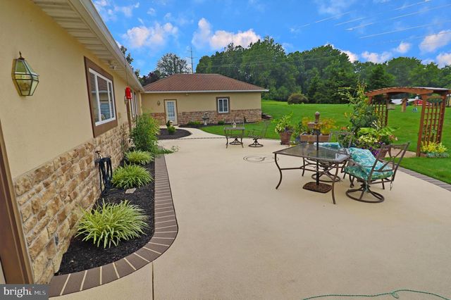 2440 WATER VALLEY RD, Lancaster, PA 17603