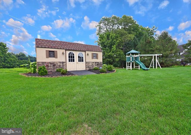 2440 WATER VALLEY RD, Lancaster, PA 17603