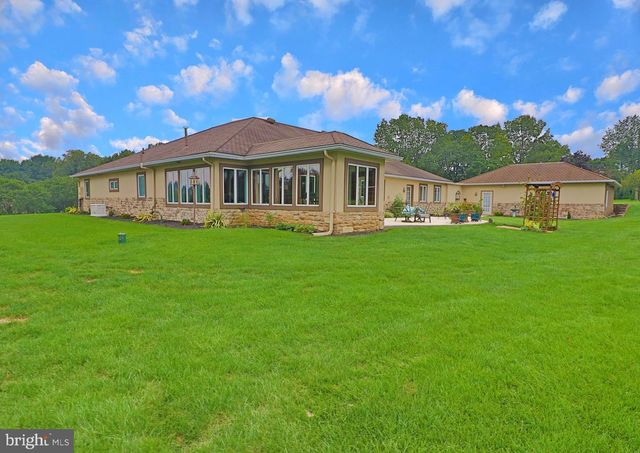 2440 WATER VALLEY RD, Lancaster, PA 17603