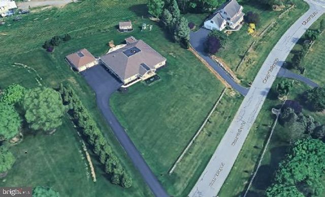 2440 WATER VALLEY RD, Lancaster, PA 17603