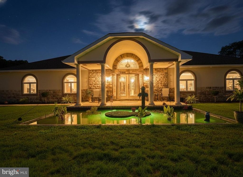 2440 WATER VALLEY RD, Lancaster, PA 17603