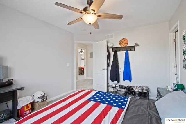 17307 Grand Avenue, Omaha, NE 68116