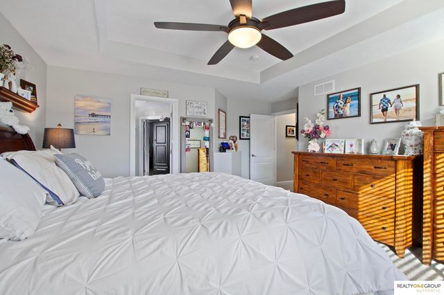 17307 Grand Avenue, Omaha, NE 68116