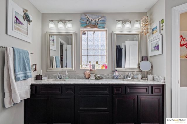 17307 Grand Avenue, Omaha, NE 68116