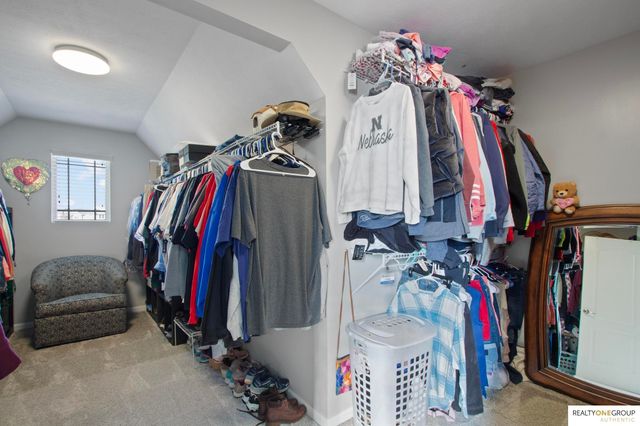 17307 Grand Avenue, Omaha, NE 68116